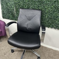 Referbished Desk/ Computer Chair