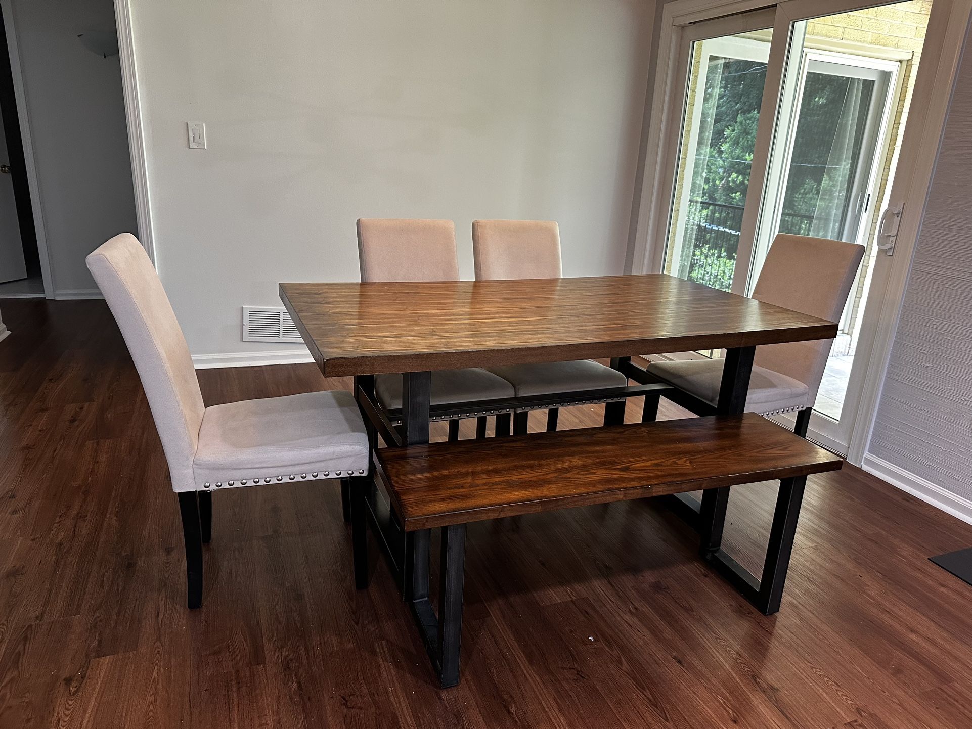 Moving sell- Dinner Table Set for Sale – Modern Rustic Style