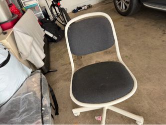 Rolling chair