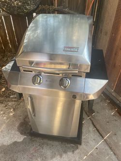 Bbq with propane tank