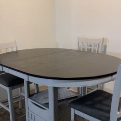 Like New Solid Wood Dining Table – Seats 4  Great Condition