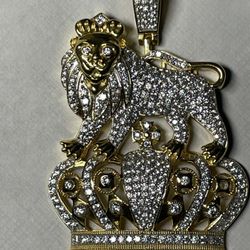 King lion, gold plated pendant