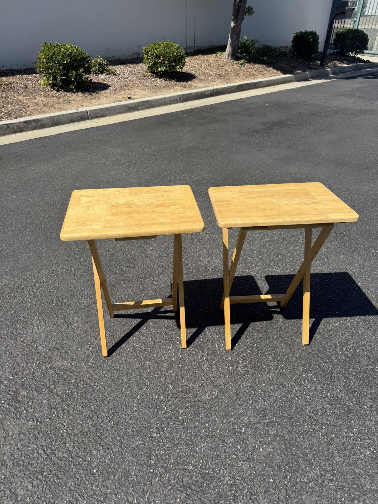 2 dinner tables