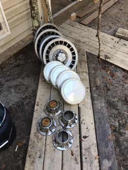 Ford hub caps