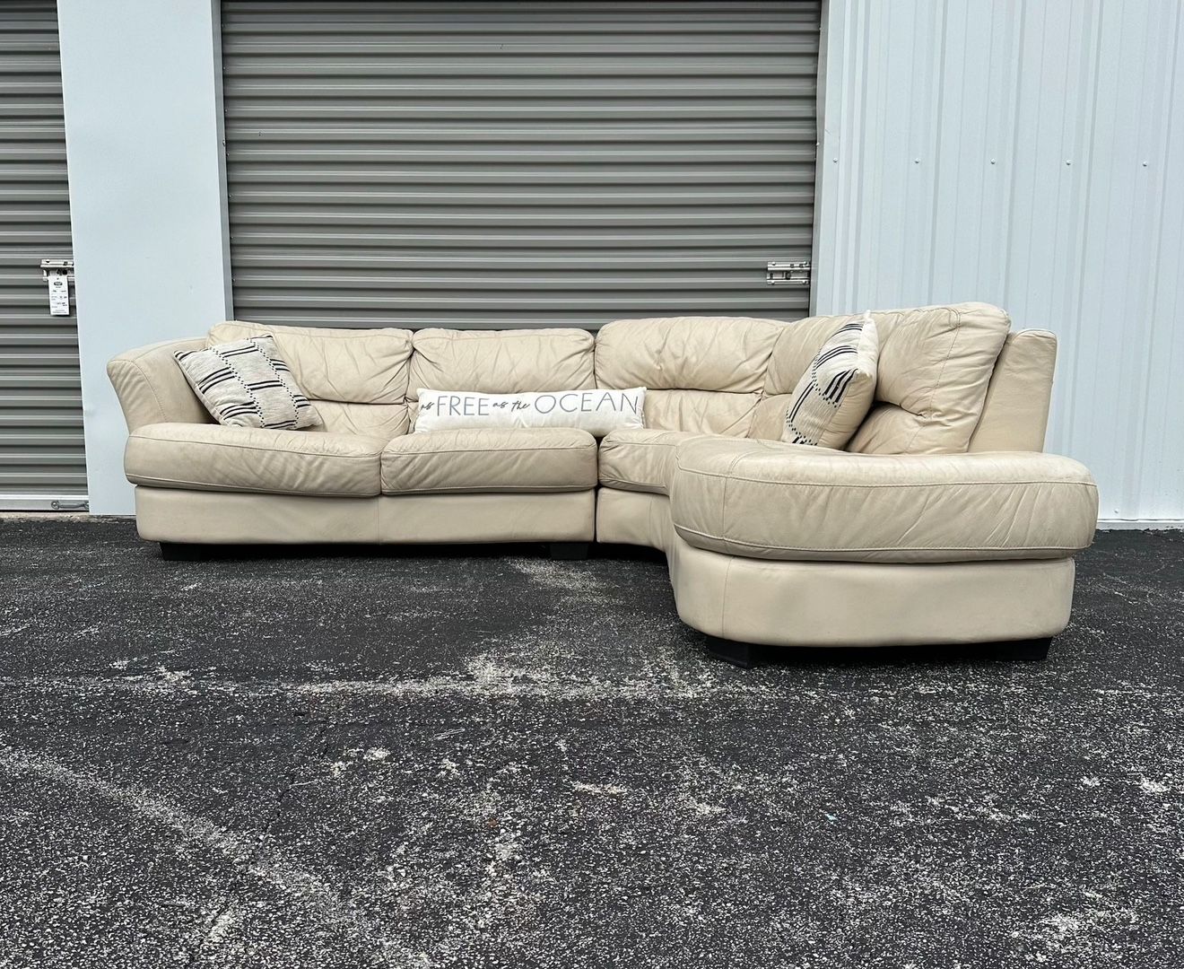 Good Condition Cream Genuine Leather Sectional Couch/Sofa (Delivery Available🚛)