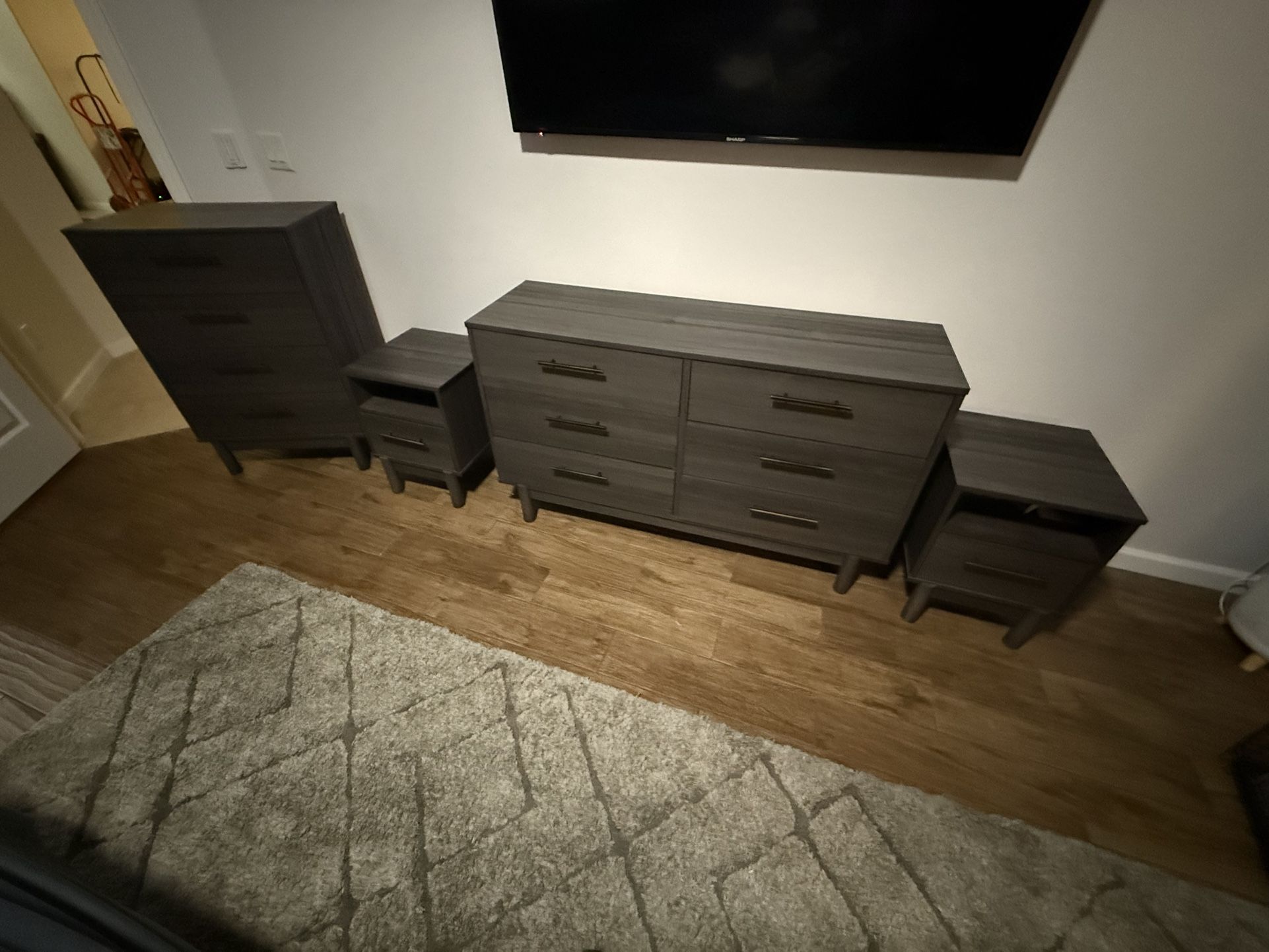 Ashley furniture Brymont Collection - Full Queen Bedroom Set