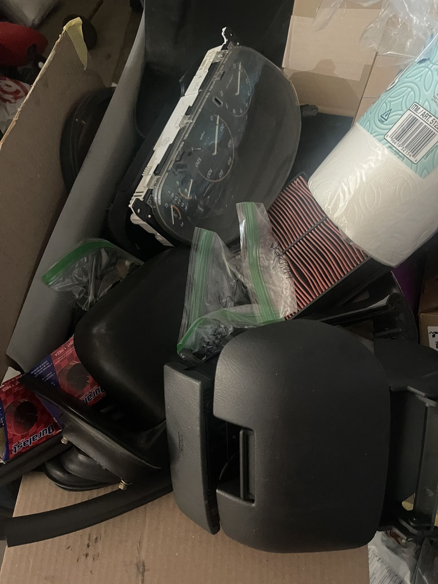 Box of 2000 HONDA CR-V OEM Parts 