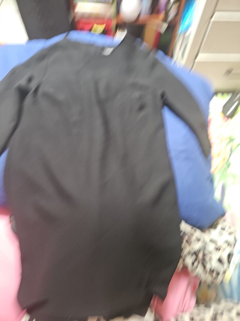 Banana Republic Size 2 Women's Elbow Sleeve Simple Dress
Color: Black