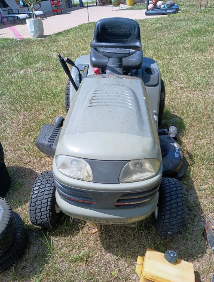 Lawnmower Tractor