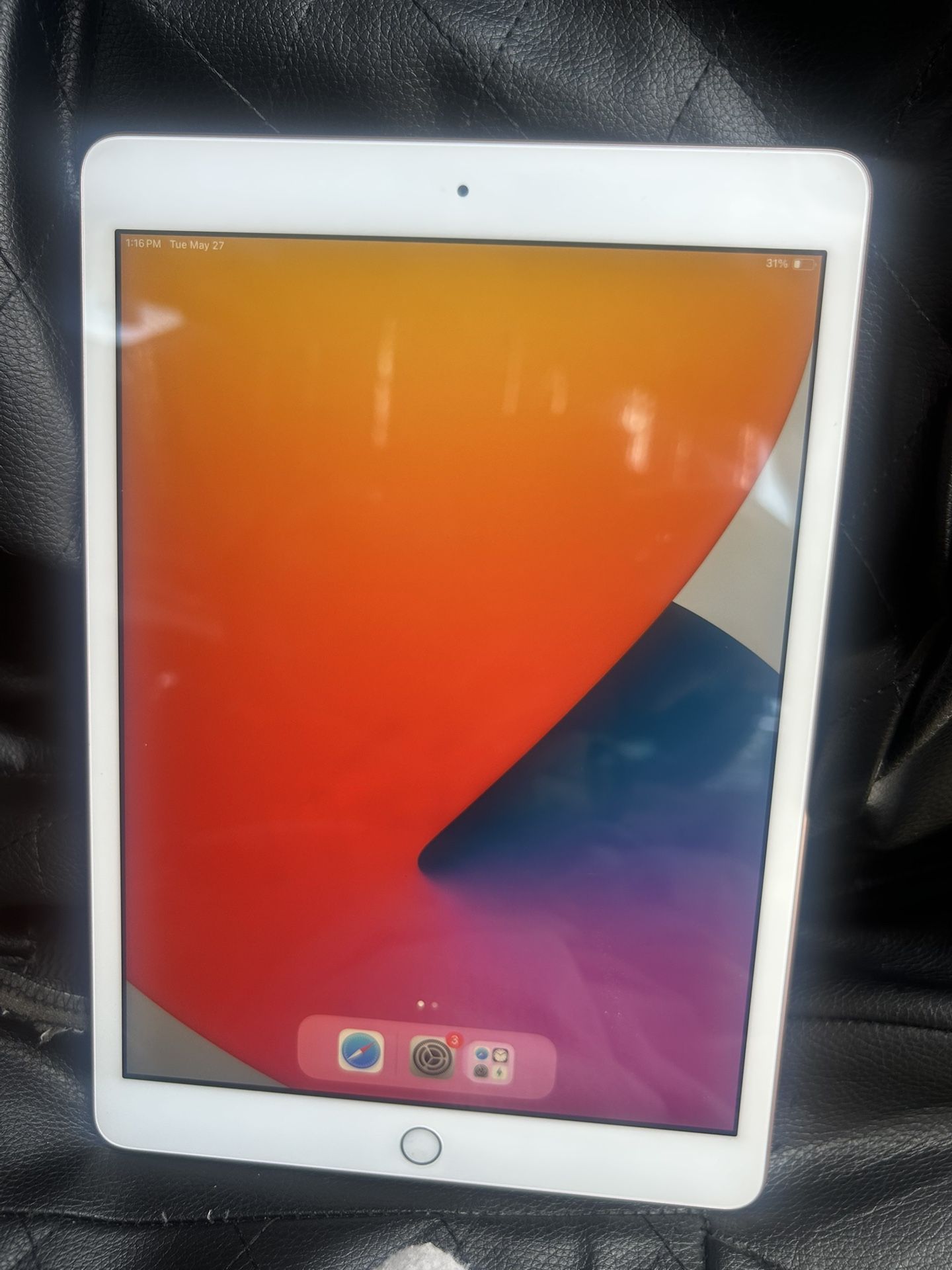 8th Gen Apple IPad IcloudLocked