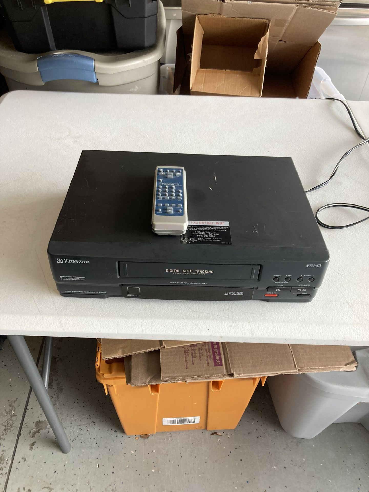 Emerson DVD Player (PARTS ONLY)w/Remote Model VCR3002A