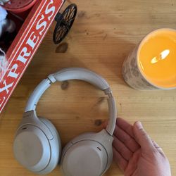 Sony WH-1000XM4 Noise Cancelling Headphones Airplane Plane Best White