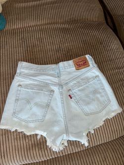 women’s Levi’s shorts