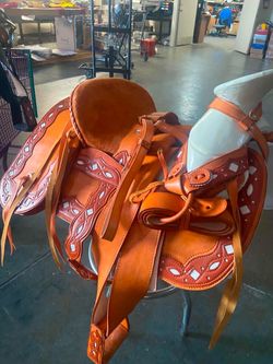 Montura charra de cuero