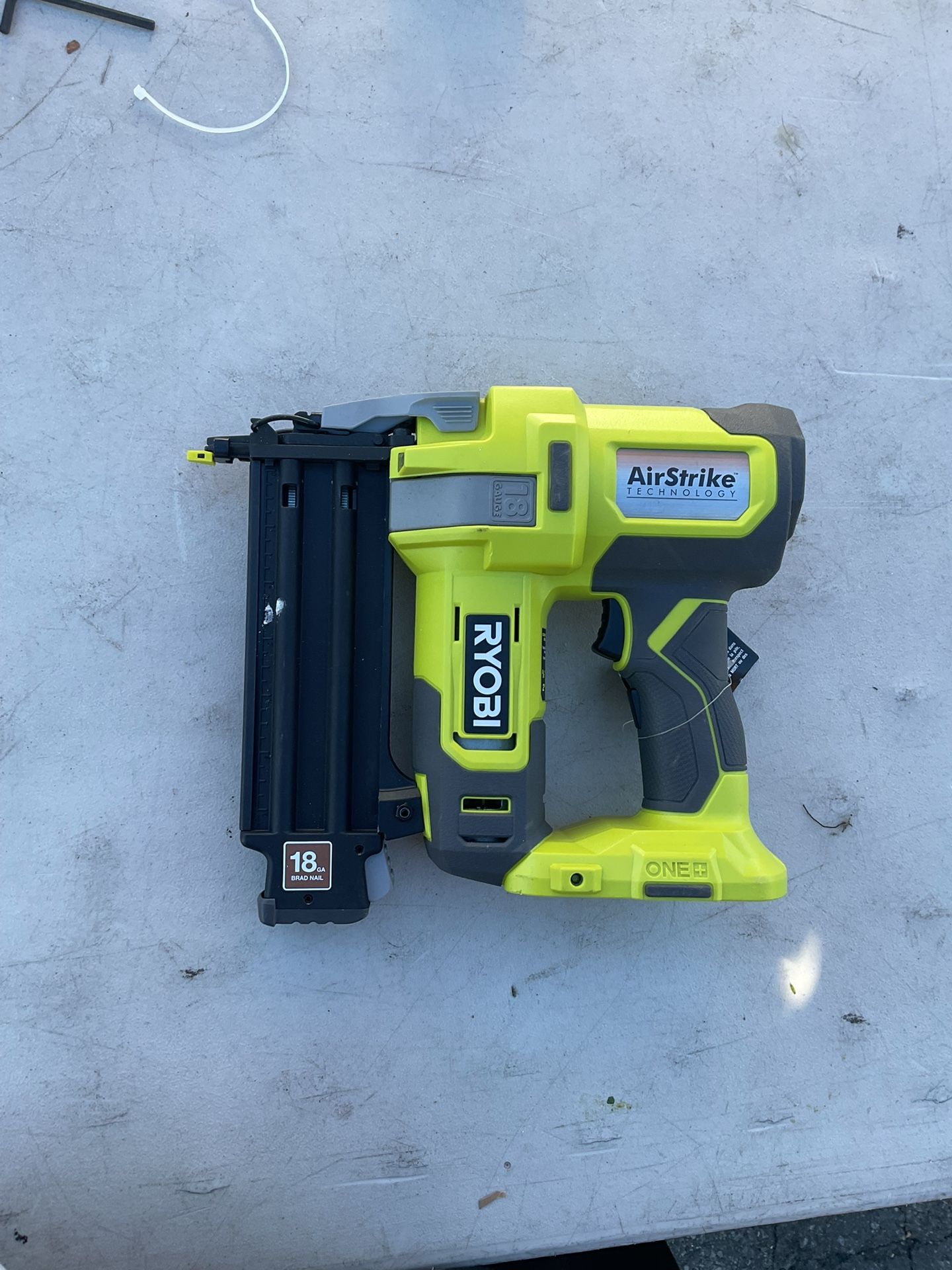 Ryobi 18 V Brad nailer 18 gauge tool only