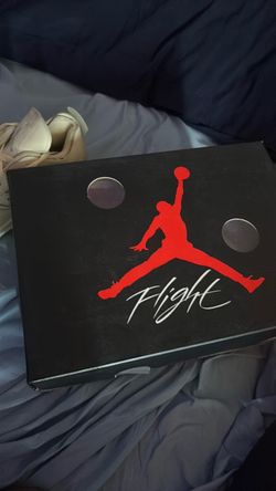 Selling off white laces for 100$ sz 9