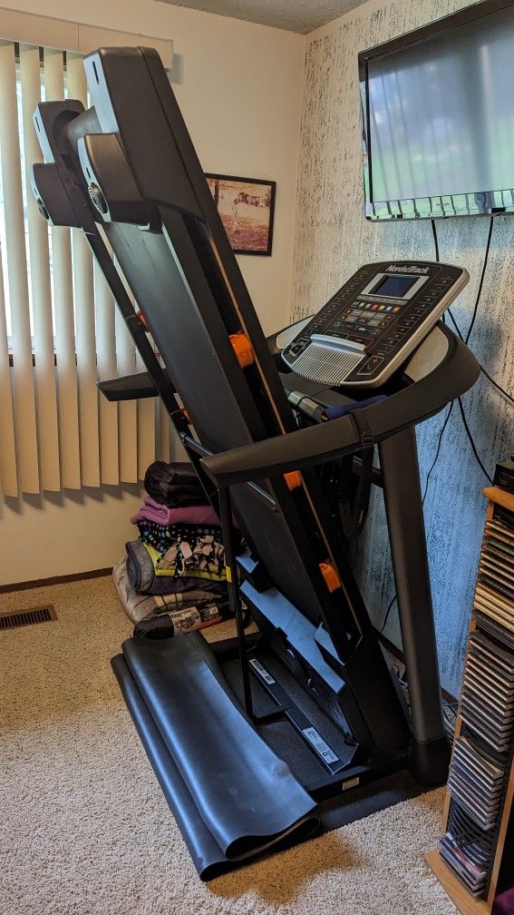 NordicTrack C900i Tredmill for Sale in Roy, WA OfferUp