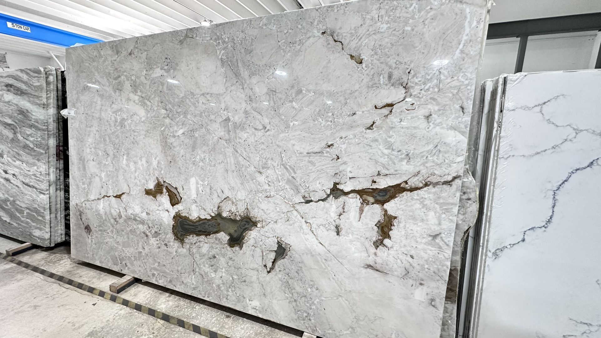 DOLOMITE SLABS MACHIA ORO EXTRA 2CM 