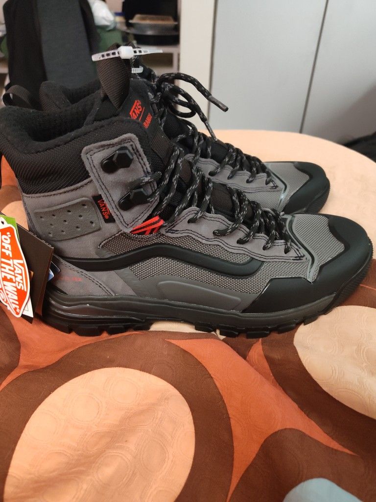 VANS GORE TEX BOOTS