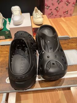 Cross black size 9 sandals