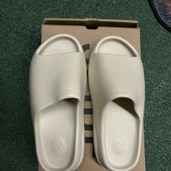 Yeezy Slides Bone