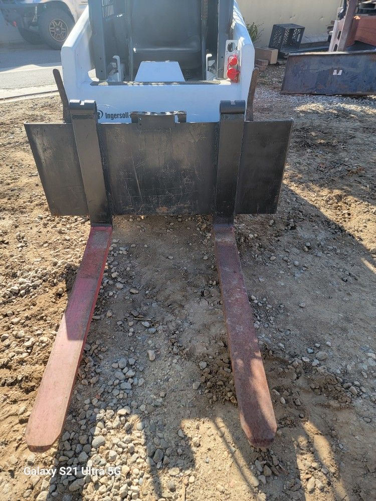 Bobcat 3'forks 