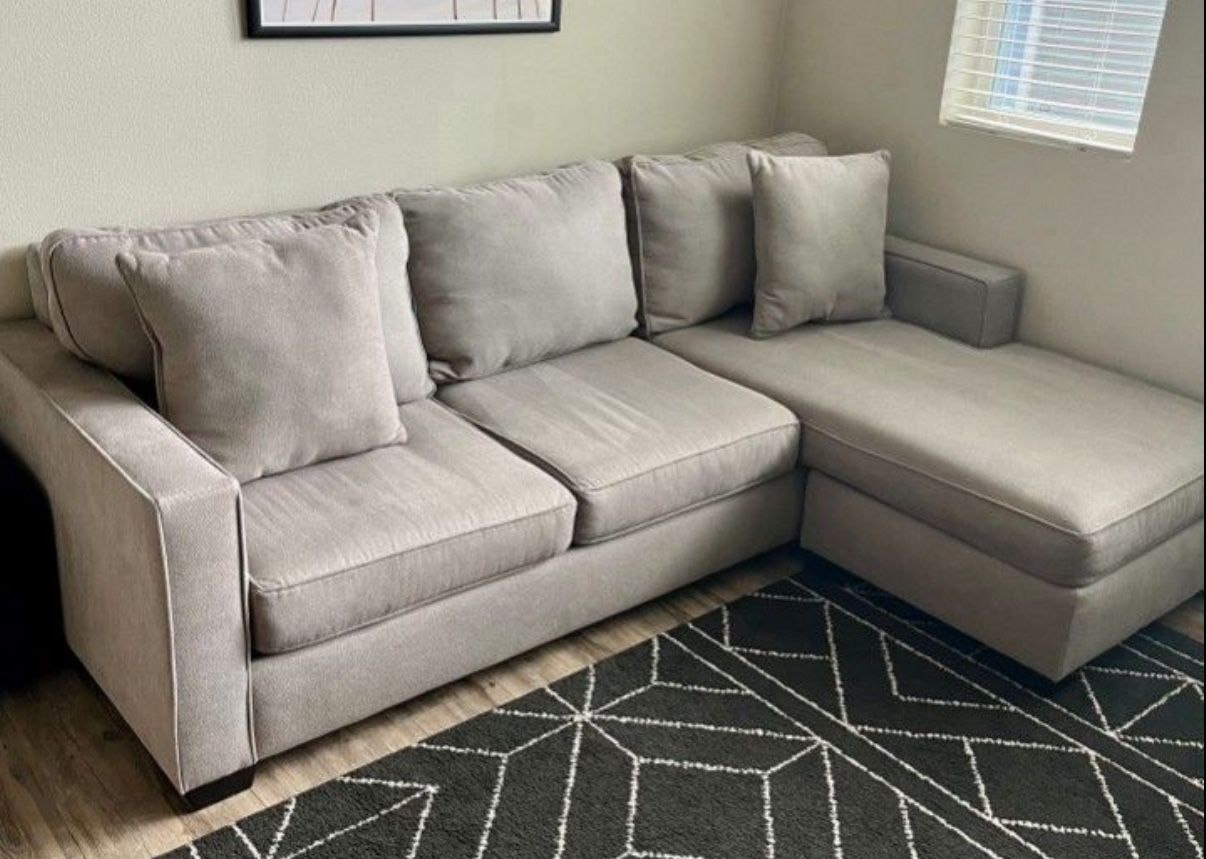 Living Spaces Beige Modern 93in Sectional Chaise Sofa
