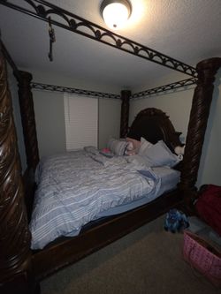 King bedframe