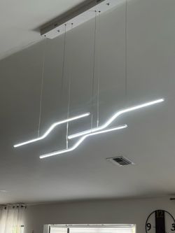 Ceiling light 52” with remote