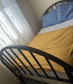 Black metal Frame bed