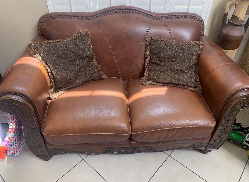 Couches/sofas for Sale in Las Vegas, NV OfferUp