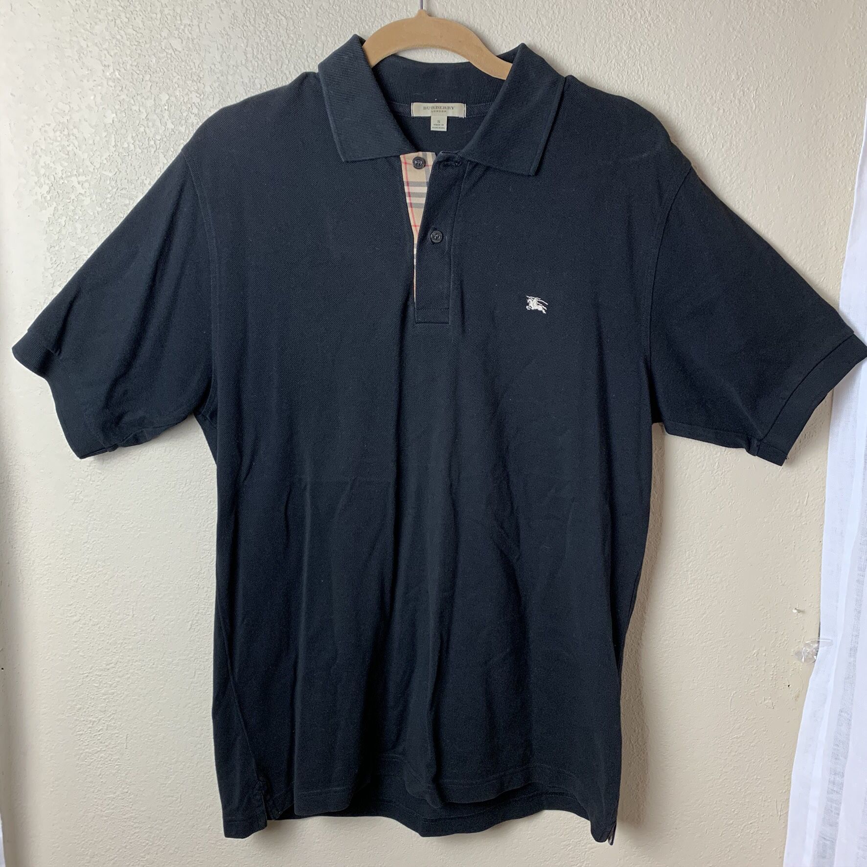 Authentic men’s Burberry polo size small
