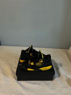 Jordan 4 Yellow thunder 10.5