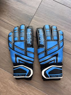 Malker Soccer Goalie Gloves with Fingersave and Double Wrist Protection - size 7 