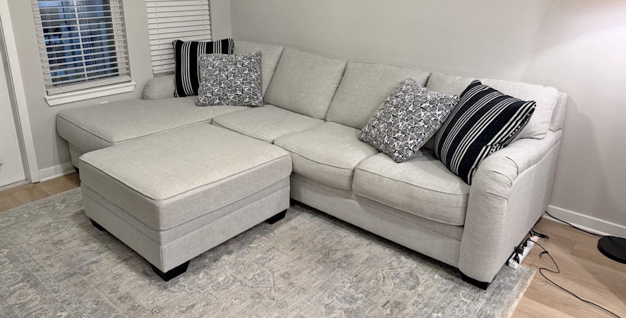 Grey Sectional Couch With Ottoman 