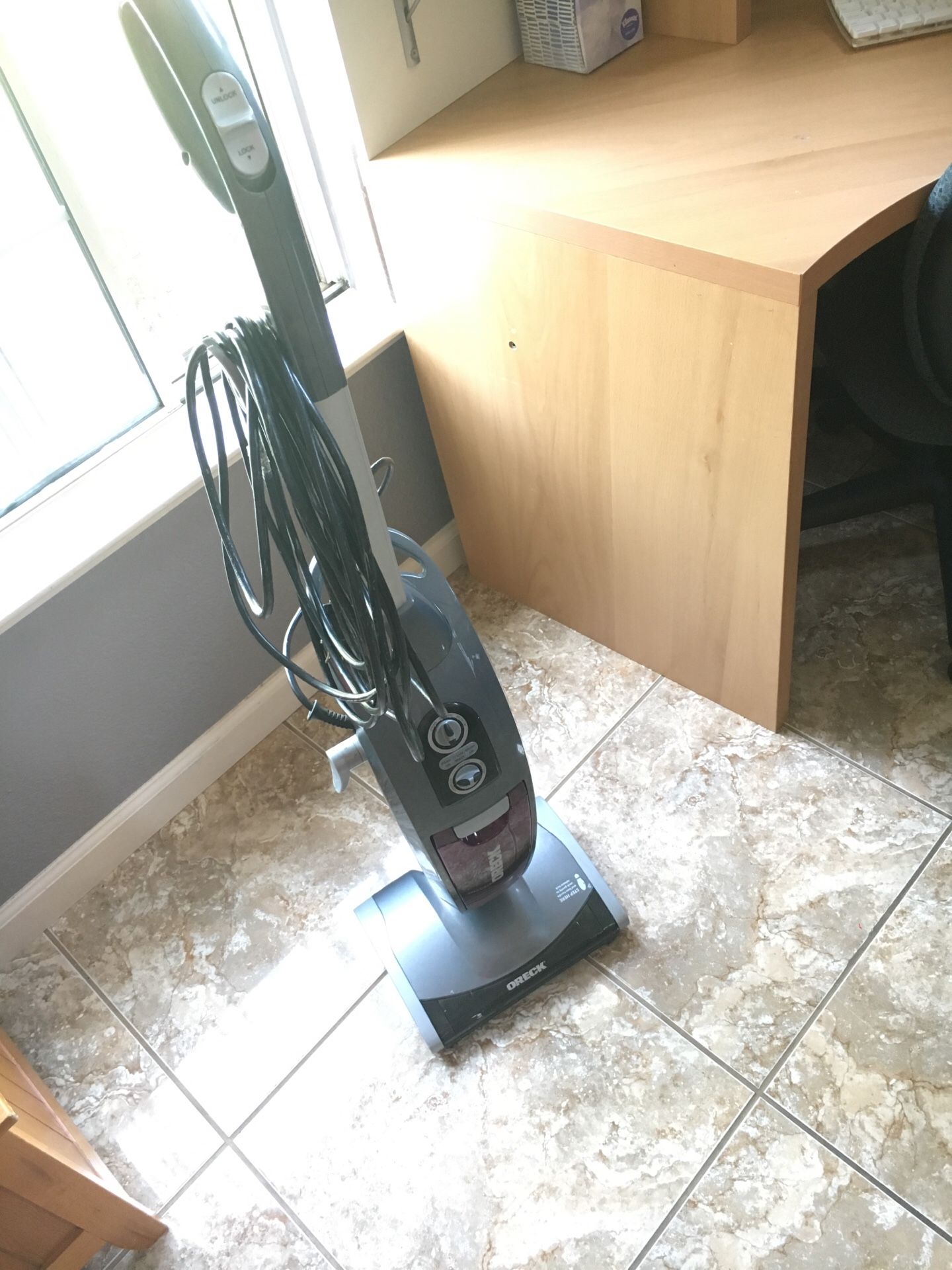 Oreck Versa Vac bag less vacuum / steam mop * espiradora / Mapiador de vapor marca Oreck se