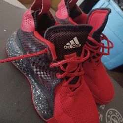 Boys /young Men's Shoes Size 6