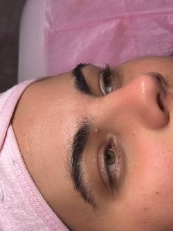 Eyebrow 