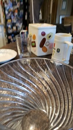 Crystal glass bowl