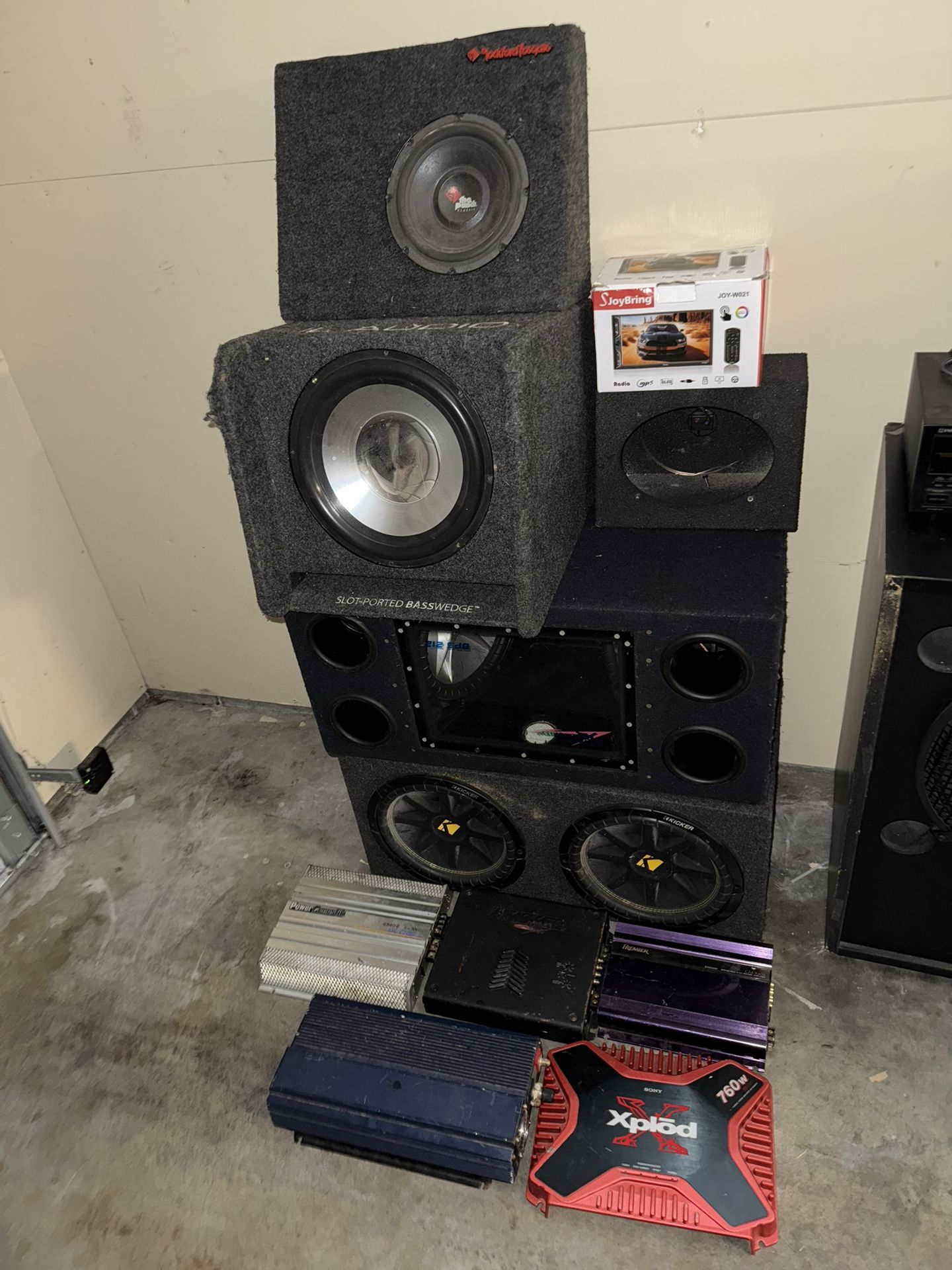 Take all Subwoofers, Amplifiers And Radio With Backup Camera