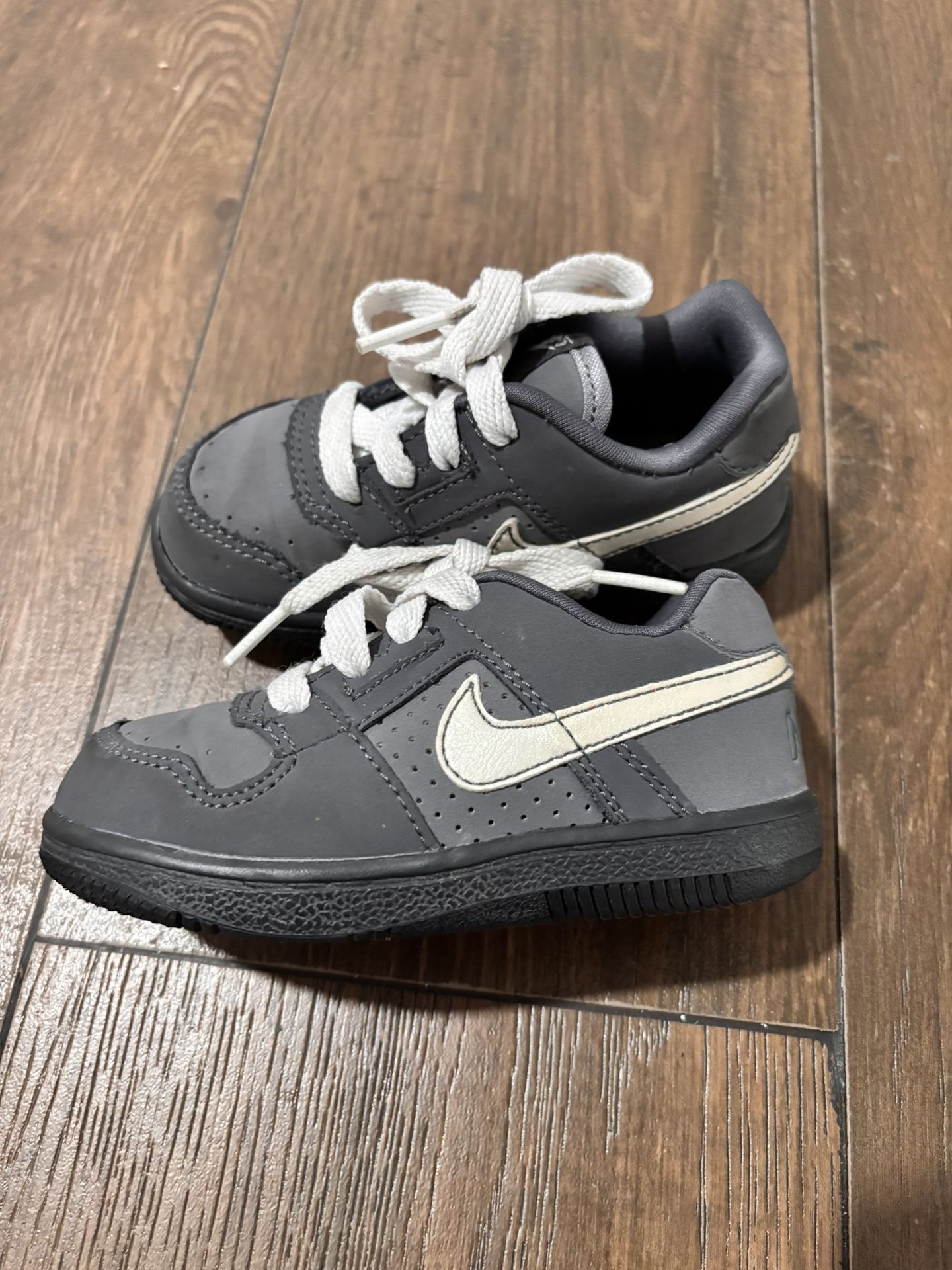 Nike Toddler Shoes Size 8