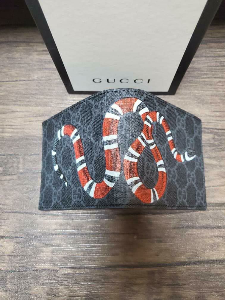 Gucci Black Snake Wallet for Sale in Queens, NY - OfferUp