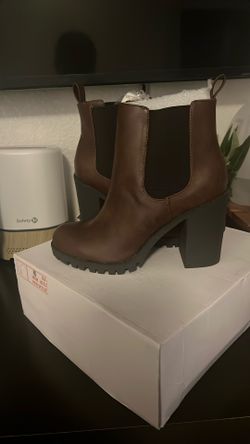 Boots Size 7