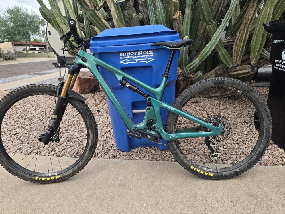 YETI SB140 C2 2025 SIZE LARGE