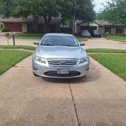 2010 Ford Taurus