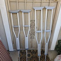 Crutch 🩼 $10 For Each Set In Excellent Condition 