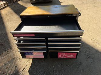Husky tool box