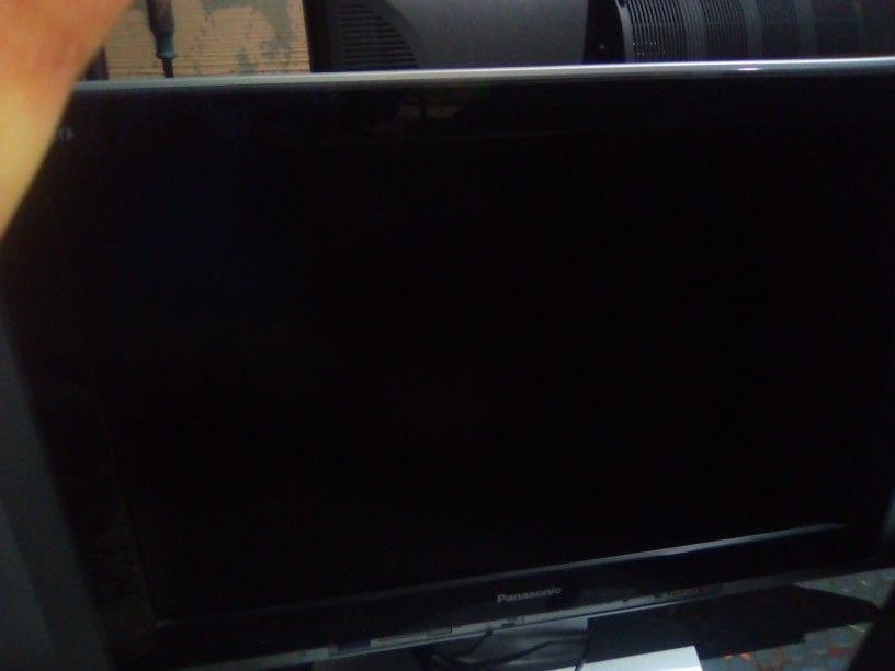 Panasonic 32 Inch Flat Screen Lcd