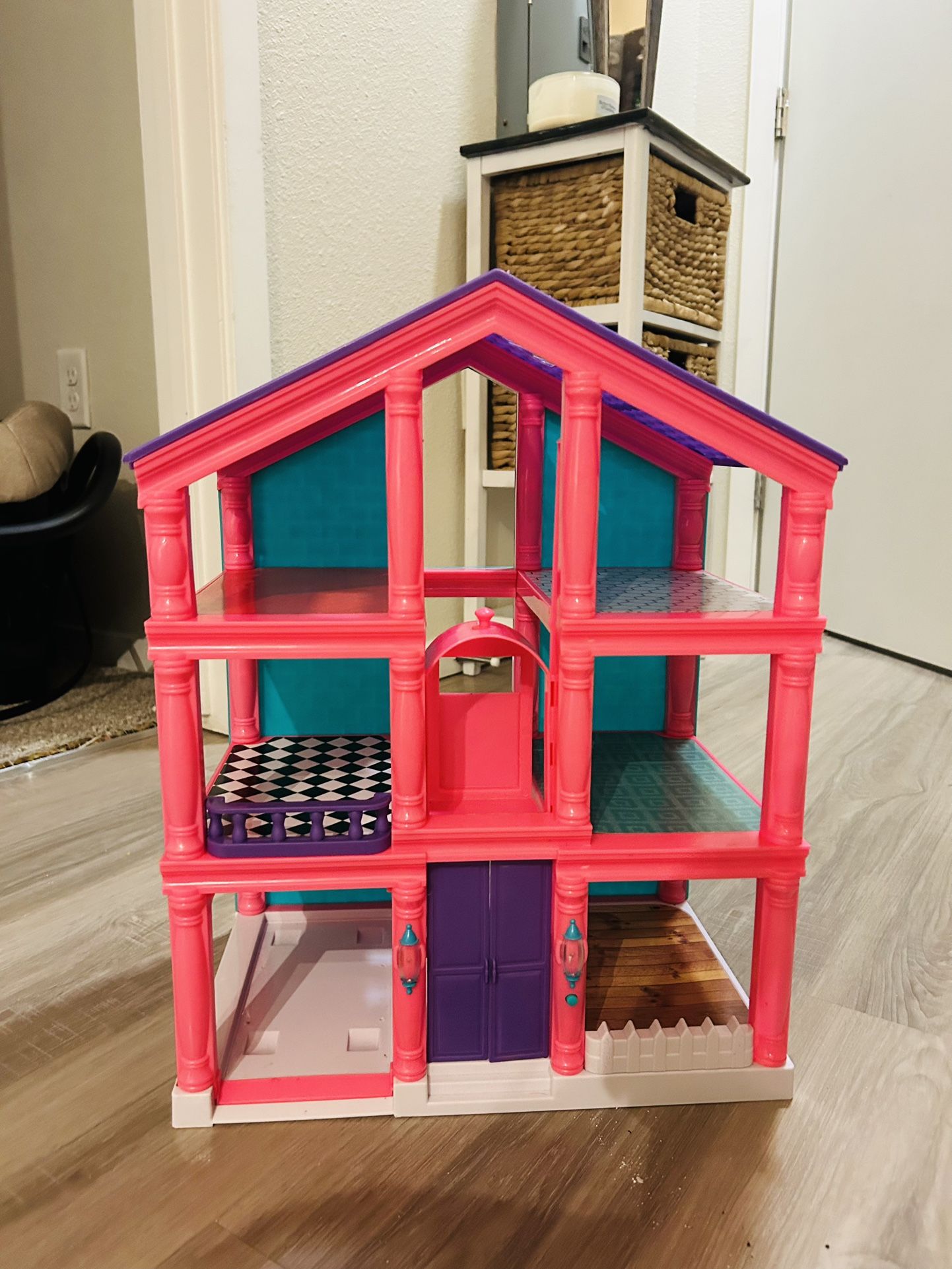 Barbie Doll House 