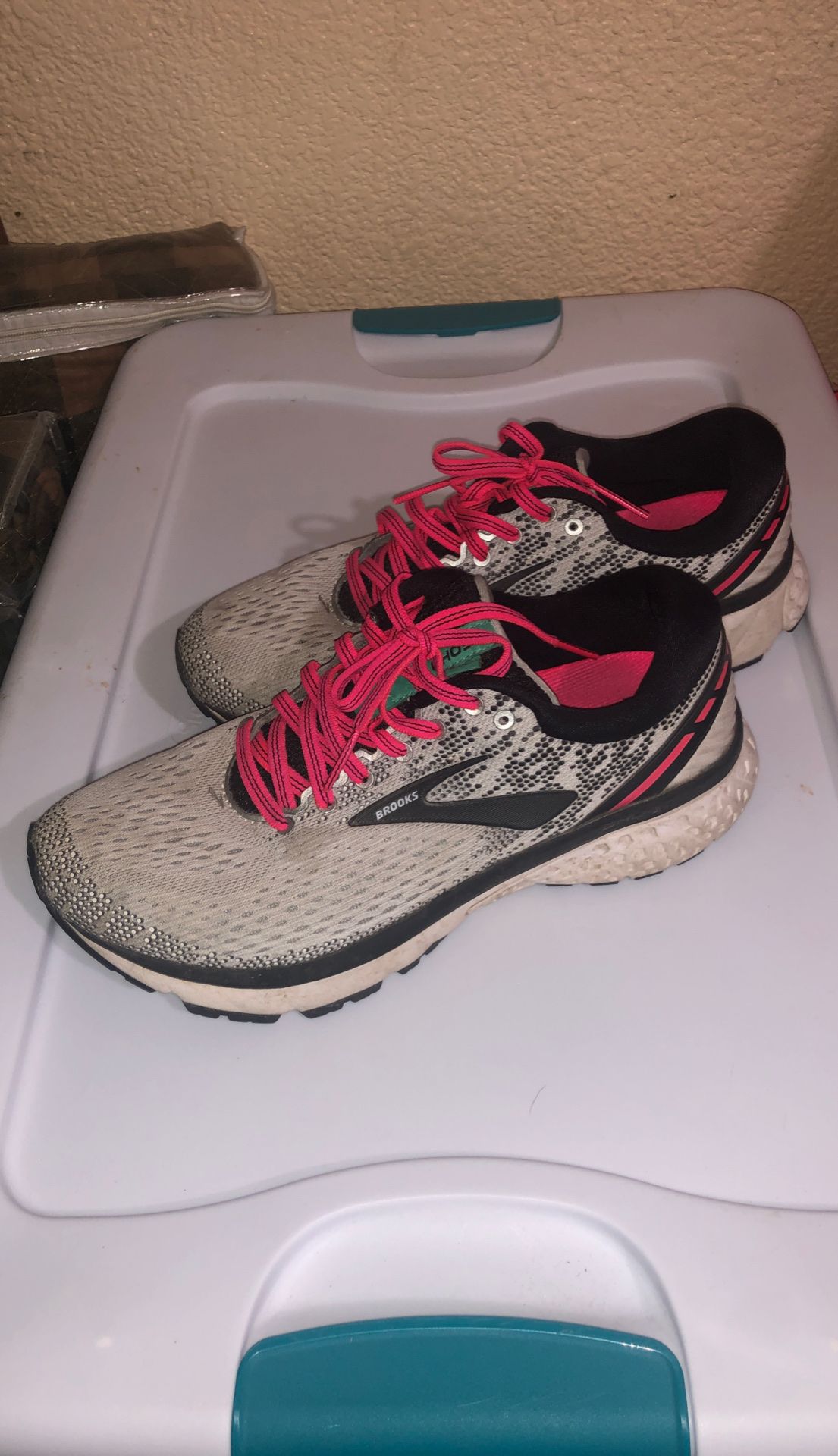 Brooks Ghost 11 woman’s running shoe size 8.5